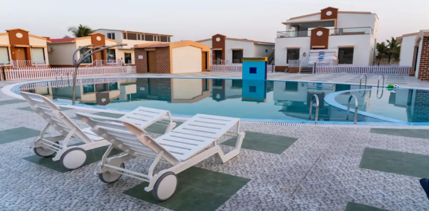 Flamingo Club & Camp Resort